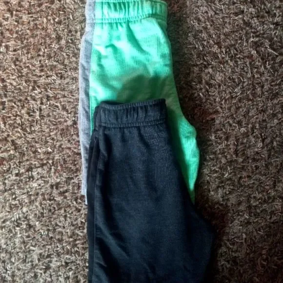 2 Pairs Cat & Jack Boys Shorts Size XS 4/5 green and dark gray cotton - Picture 3 of 4